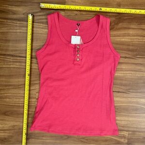 Fitted Pink Sleeveless Tank Top with Buttoned Detail